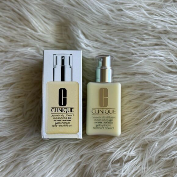 CLINIQUE Dramatically Different Moisturizing Gel for Skin Barrier Repair 4.2 oz - Picture 2 of 12